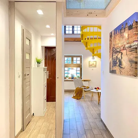 Center Apartment *
